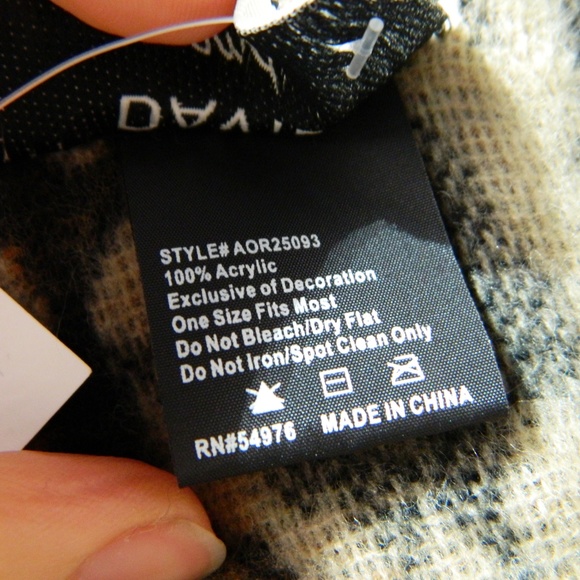 NWT David & Young Leopard Fringe Shawl Wrap - Picture 6 of 6